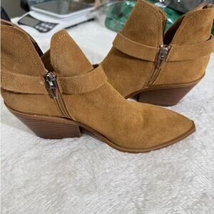 Dolce Vita Suede Leather Booties Size 7 Preloved Never worn, light Brown